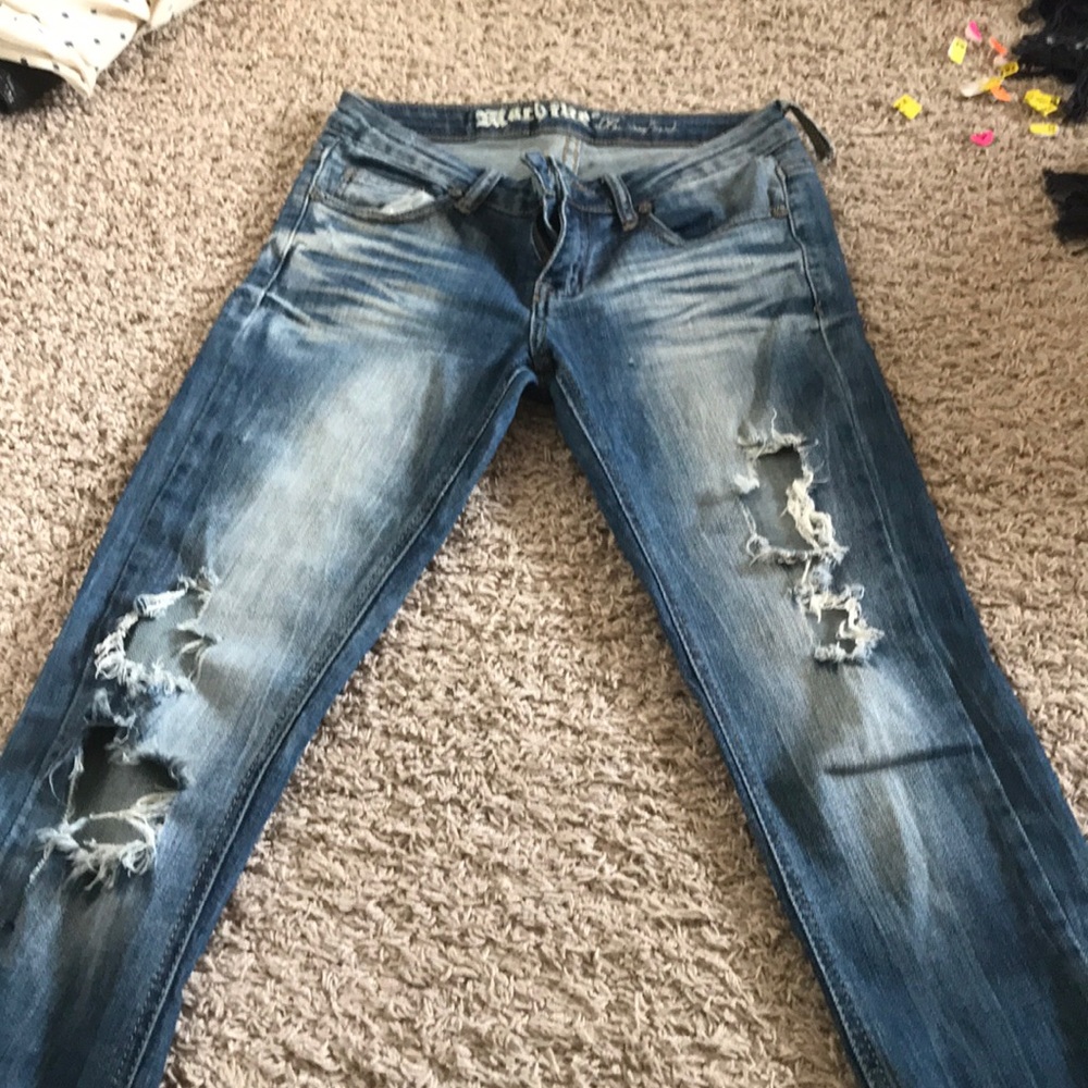 Jean Capris With Distress